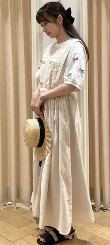 사만사 모스모스 레이스 붙인 에이프런 원피스 아이보리