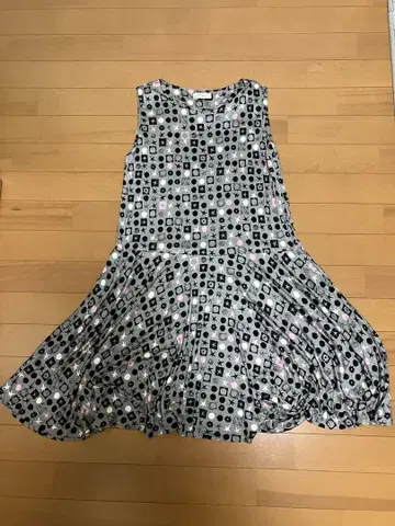 PaulSmith 폴 스미스 슬리브리스 플레어 원피스