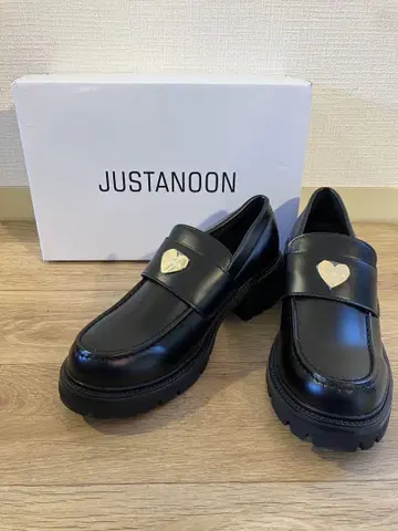 미사용 새상품 JUSTANOON 하트 통굽 로퍼 블랙 M 사이즈