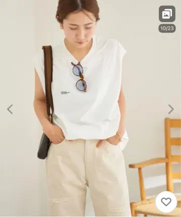 JANE SMITH 별주 ORGANIC FORMS 슬리브리스 티셔츠