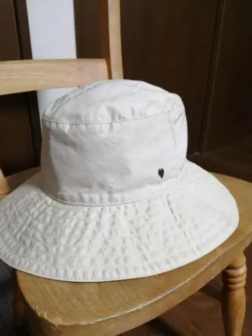 헬렌 카민스키 햇