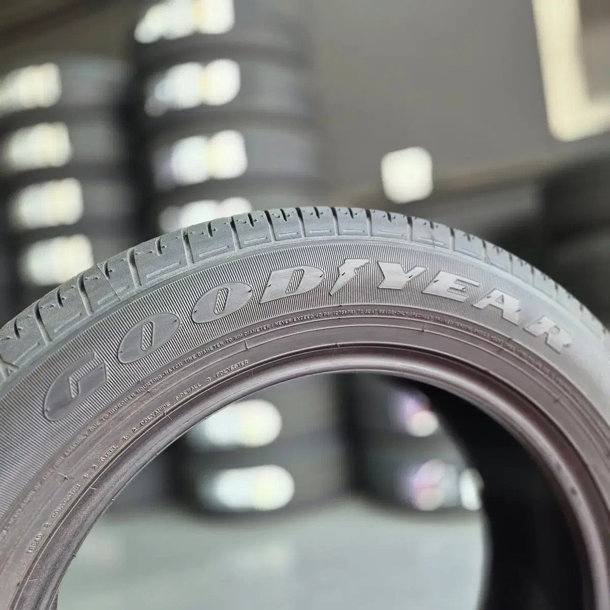 굿이어타이어 이글 RS-A 235 60 18 사이즈 할인판매합니다!