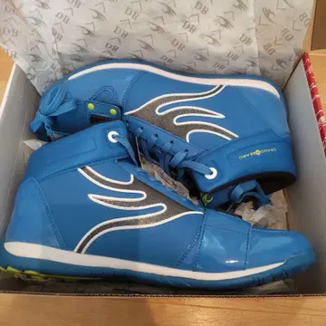 드래곤 비어드 스니커즈 26.5cm