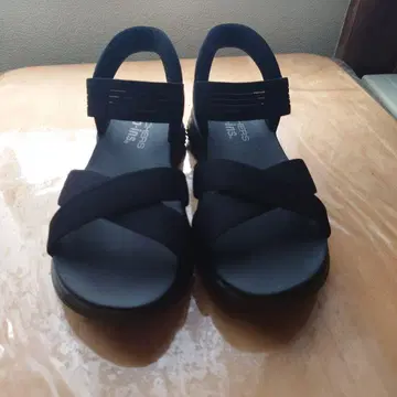 스케쳐스 슬립인 샌들 24cm