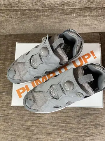 리복 Instapump Fury 그레이 스니커즈