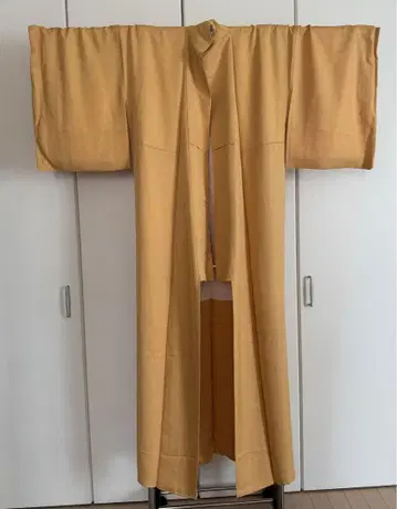[ H204 ] 기모노 고급 이로무지 꽃과 새 무늬 황갈색 순수 실크