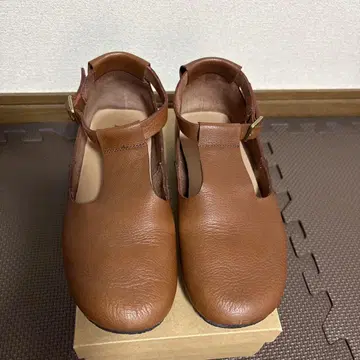 Biliite 브라운 가죽 샌들