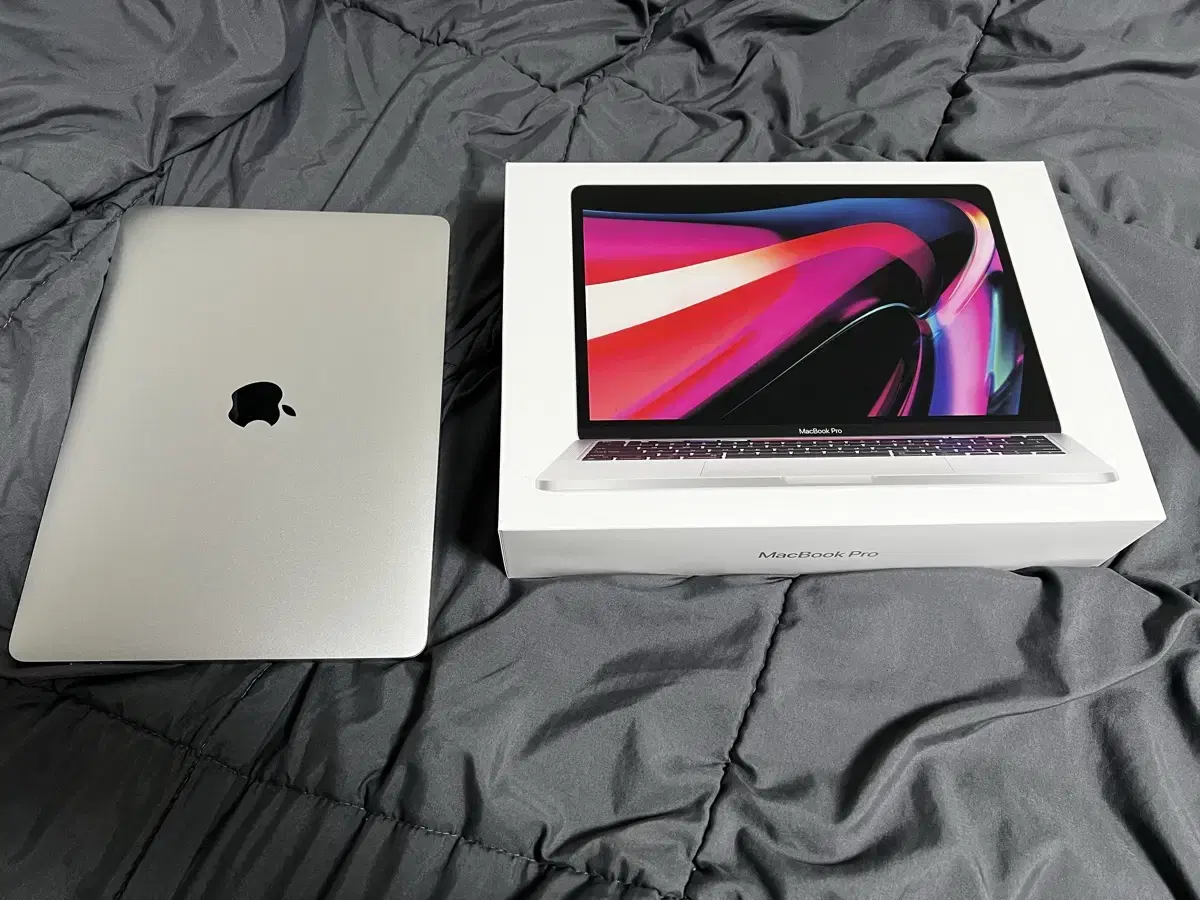 MacBook Pro M1 13-inch Silver 16GB / 256GB Touch Bar