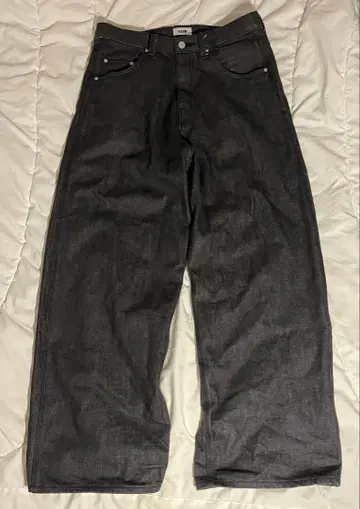 geEks black raw baggy denim