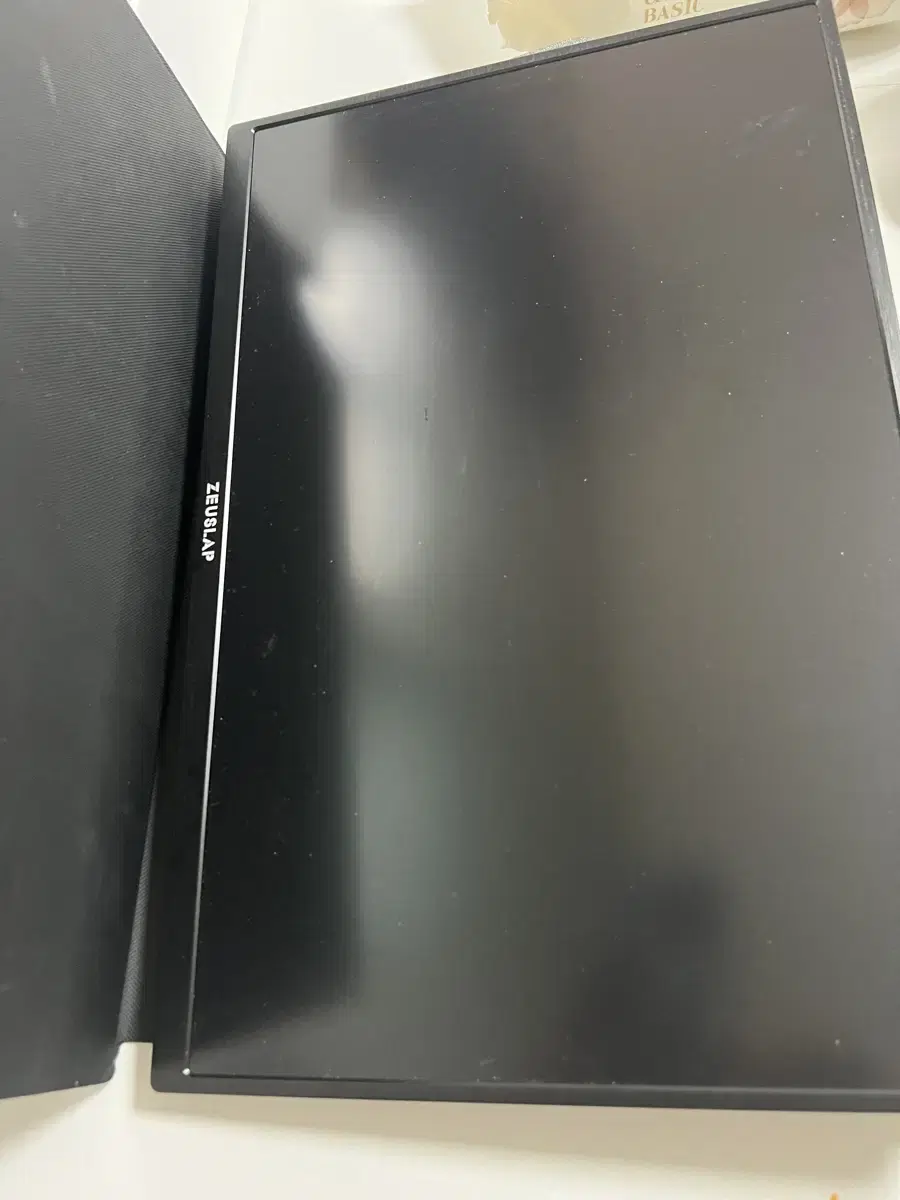 Portable Monitor Zeuslap p16k