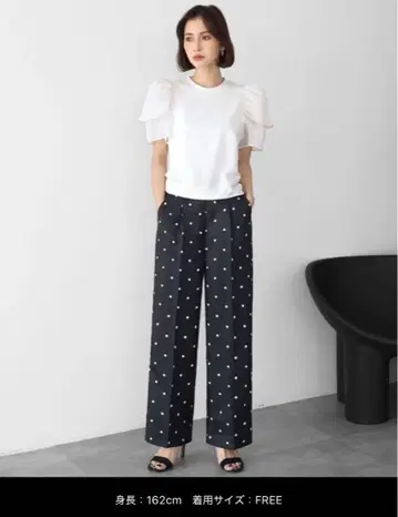 미사용 새상품 25SS 엘프 랭크 도트 자카드 세미 와이드 턱 팬츠