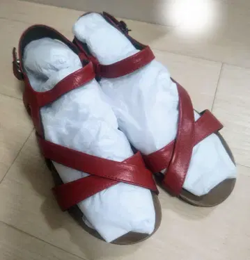 SAYA 천연 가죽 샌들 LL