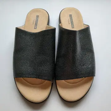 클락스 블랙 샌들