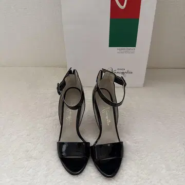 긴자 카네마츠 블랙 샌들