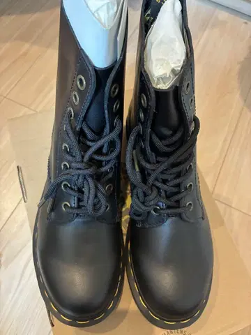 Dr.Martens 여성용 US8