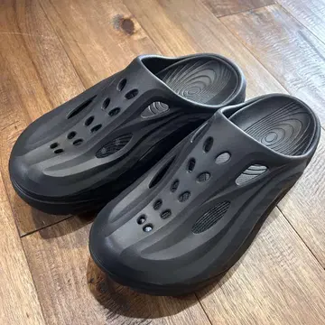 새상품급 HOKA ORA MULE 호카 오라 뮬 샌들 25cm