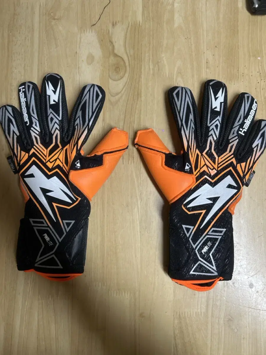 Kallia Goalkeeper Gloves No. 8