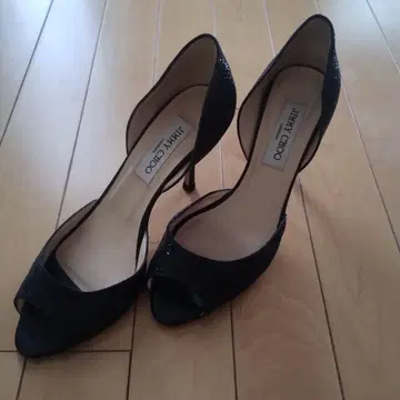 박스 있음 JIMMY CHOO 블랙 오픈토 힐