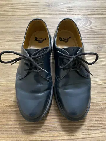 Dr.Martens 네이비 3 홀 신발