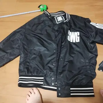 스웨거 나일론 바시티 자켓
