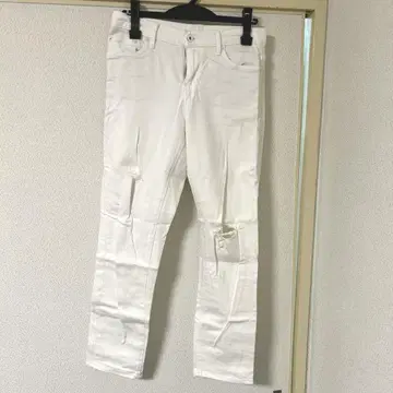 유니클로 화이트 데미지 데님 팬츠