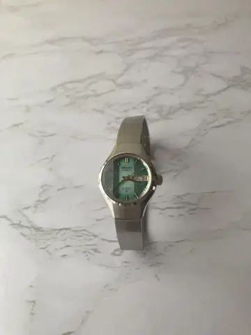 세이코 조이풀 여성용 손목시계 21석 AUTOMATICS