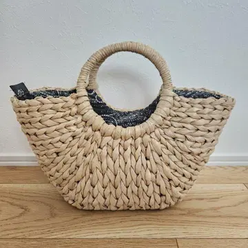 MOUSSY 마우지 내추럴 스트로우 바스켓백