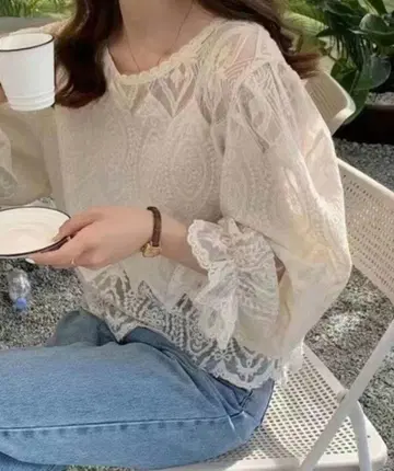 레이스 소매 볼륨 블라우스