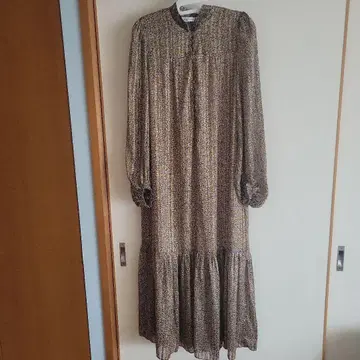 자라 꽃무늬 롱 슬리브 원피스