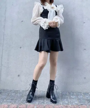 TITYCO 플레어 머메이드 미니 숏 팬츠 블랙
