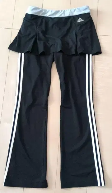 아디다스 CLIMACOOL 스커트 포함 팬츠 M