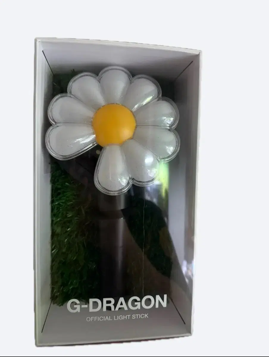 G-dragon lightstick (Daisy).