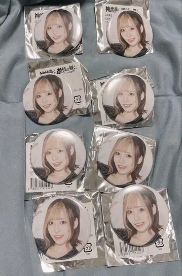 신사토도로쿠, 격정의 고동처럼. 후츠카 요이코 캔뱃지 8점