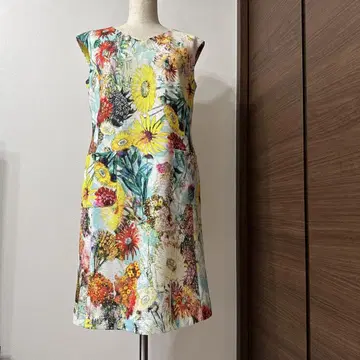 [새상품급] 슈퍼뷰티 슬리브리스 원피스 꽃무늬