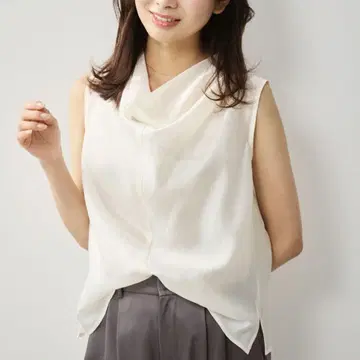Aimeine 드레이프 넥 블라우스