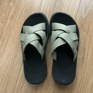 Teva 샌들 올리브