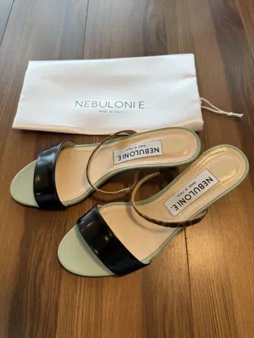 NEBULONIE 네브로니 뮬 샌들