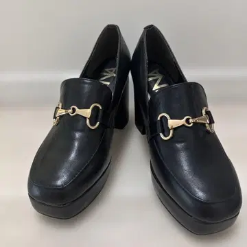 LENA 블랙 로퍼 골드 금장 장식