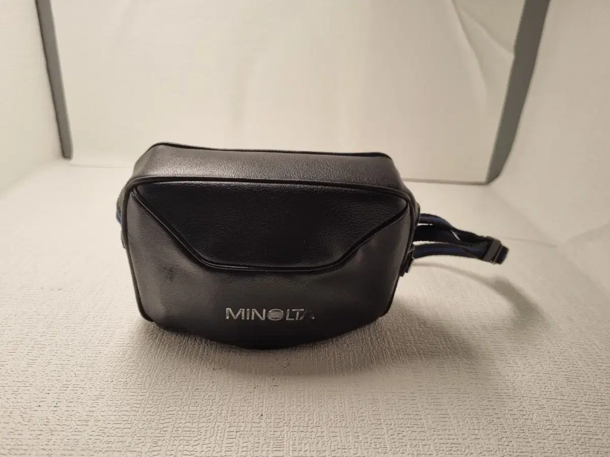 Minolta Hi-Matic AF2-MD Camera