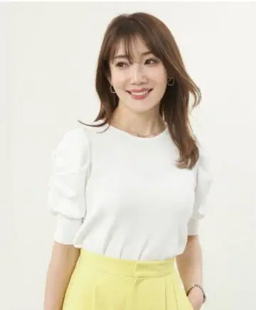 Liala PG 퍼프 슬리브 티셔츠 화이트
