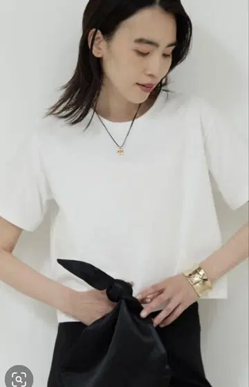 GALLARDAGALANTE 크롭 티셔츠 이번 시즌 반팔 화이트