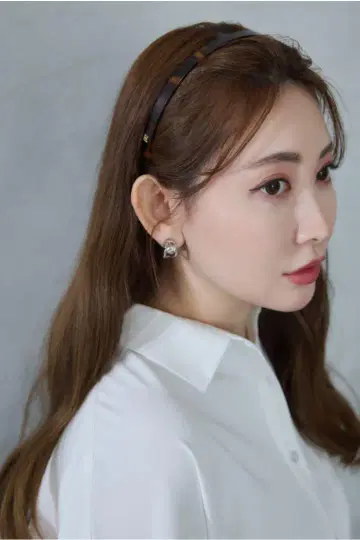 Her lip to 귀찌