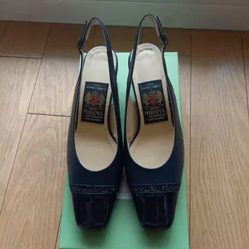 미사용 새상품 MIHAMA 백 벨트 펌프스 23