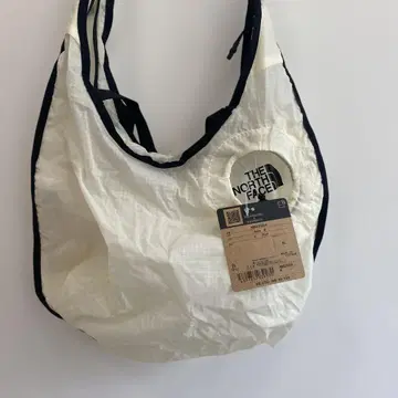 THE NORTH FACE 아스트라 M 에코백 8L 화이트/블랙