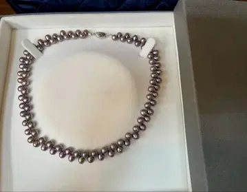 아카 진주 목걸이