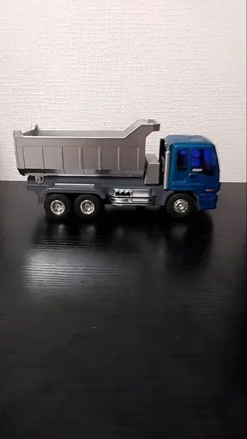 ISUZU GIGA 덤프 트랙