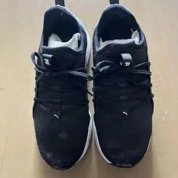Puma SOFTRIDE 스니커즈