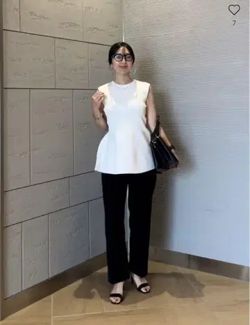 새상품급 PLST 플라스테 홀 의류 페플럼 슬리브리스 S 화이트