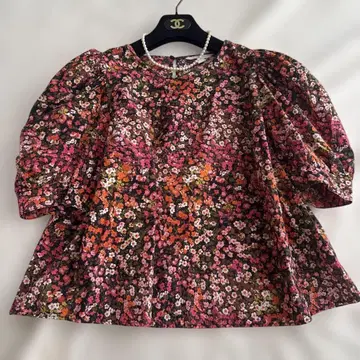 H&M 에이치앤엠 꽃무늬 퍼프 슬리브 블라우스