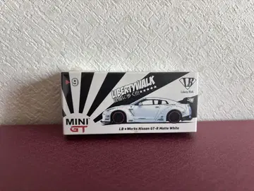 MiNiGT 3 LB Works Nissan GT-R 매트 화이트
